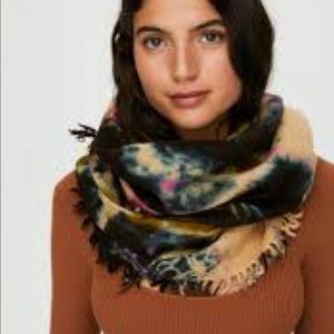 NWOT Wilfred Wool Triangle Tie Dye Scarf Boho